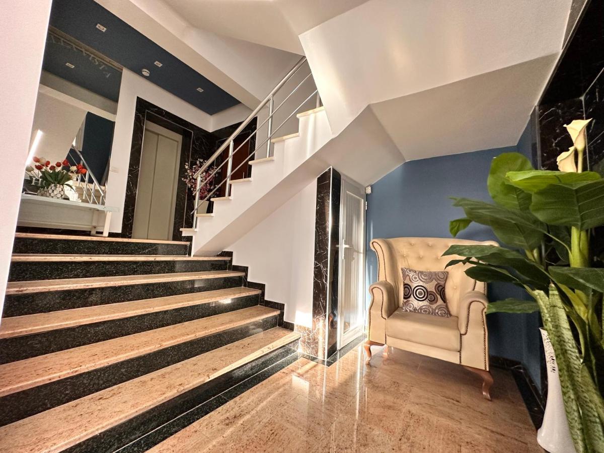 Bella Vista Hotel 4*